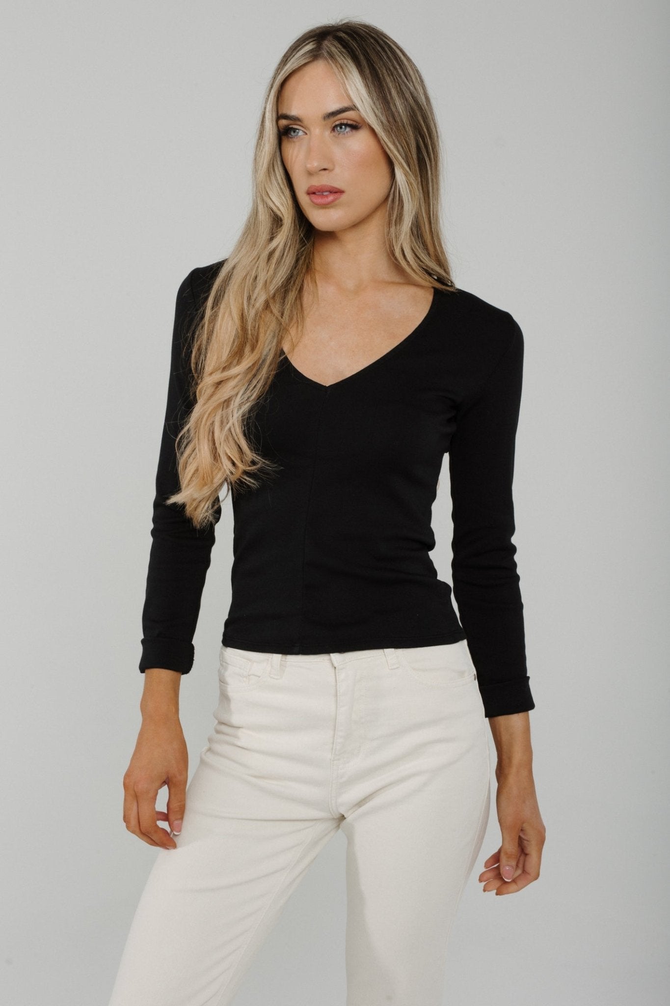 Wynn V-Neck Top In Black