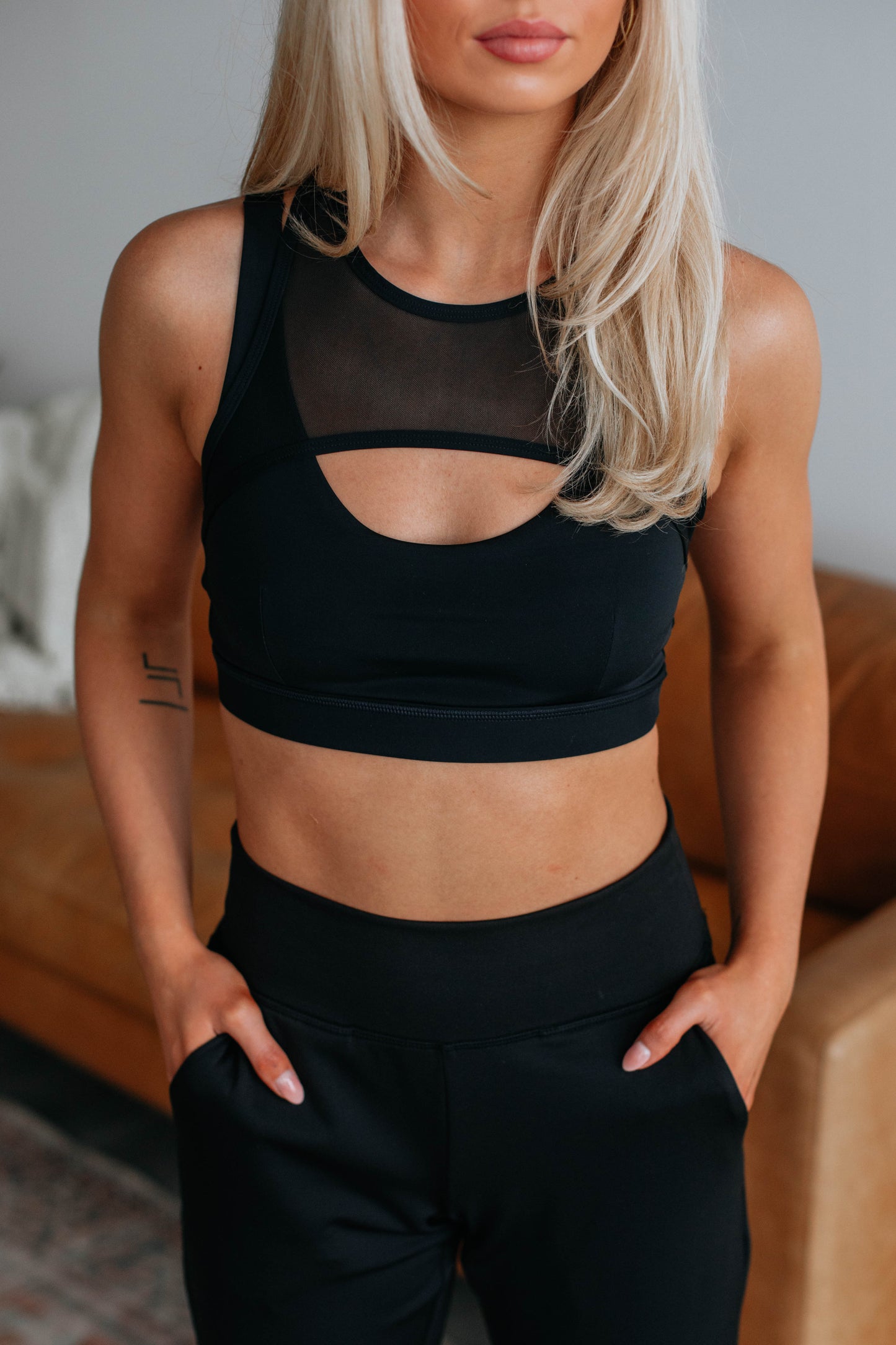 Zalen Sports Bra - Black