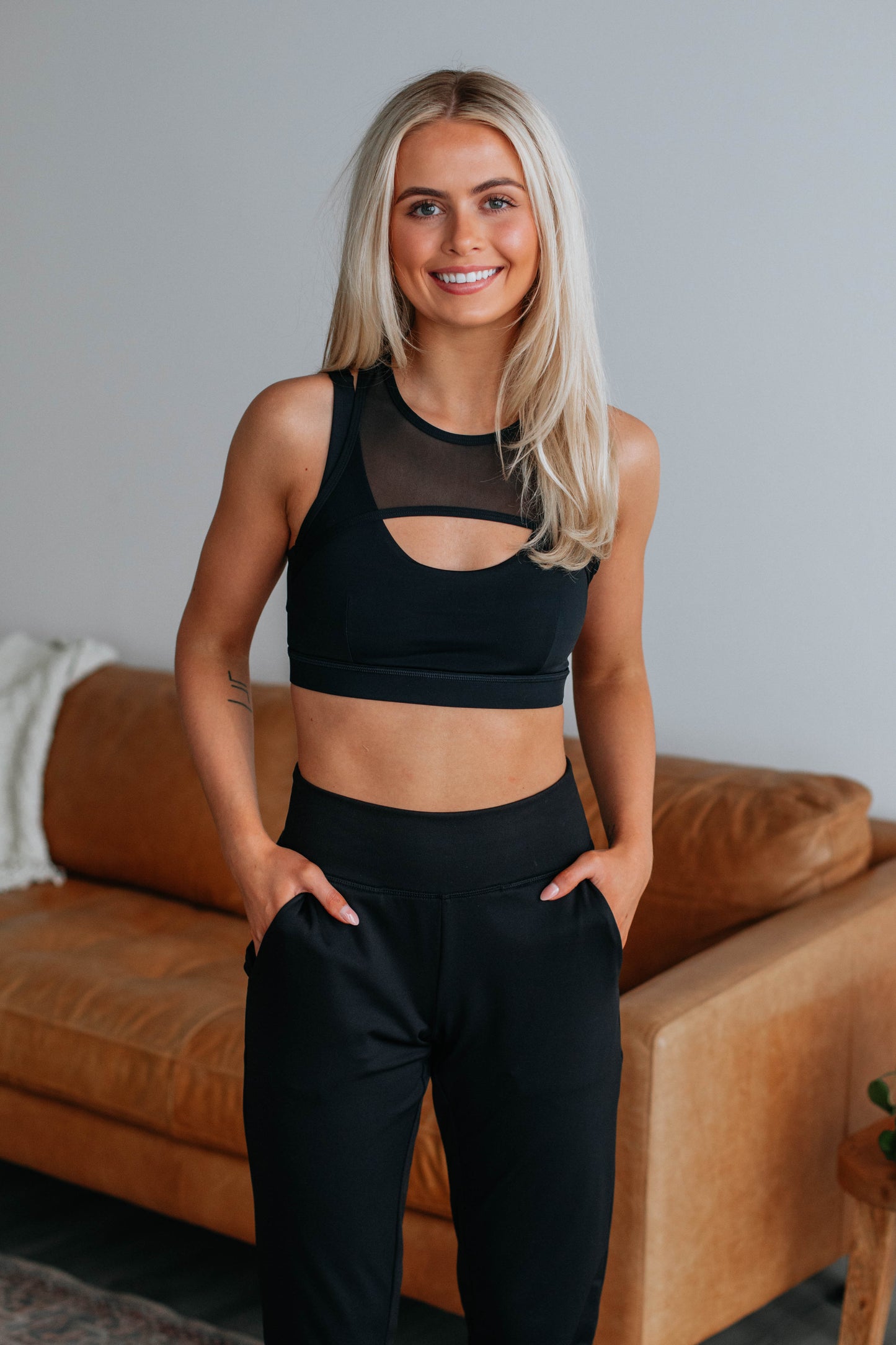 Zalen Sports Bra - Black